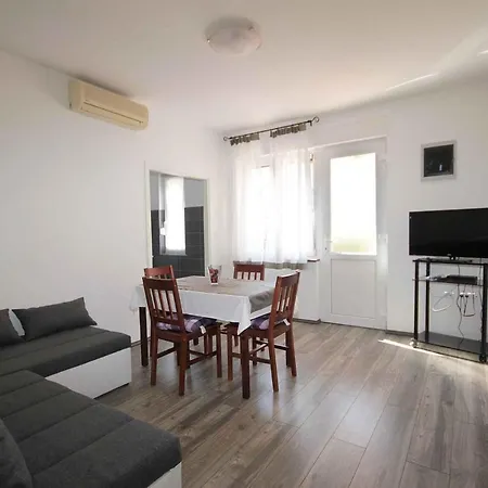 Apartmán In Pula/istrien 17464 *